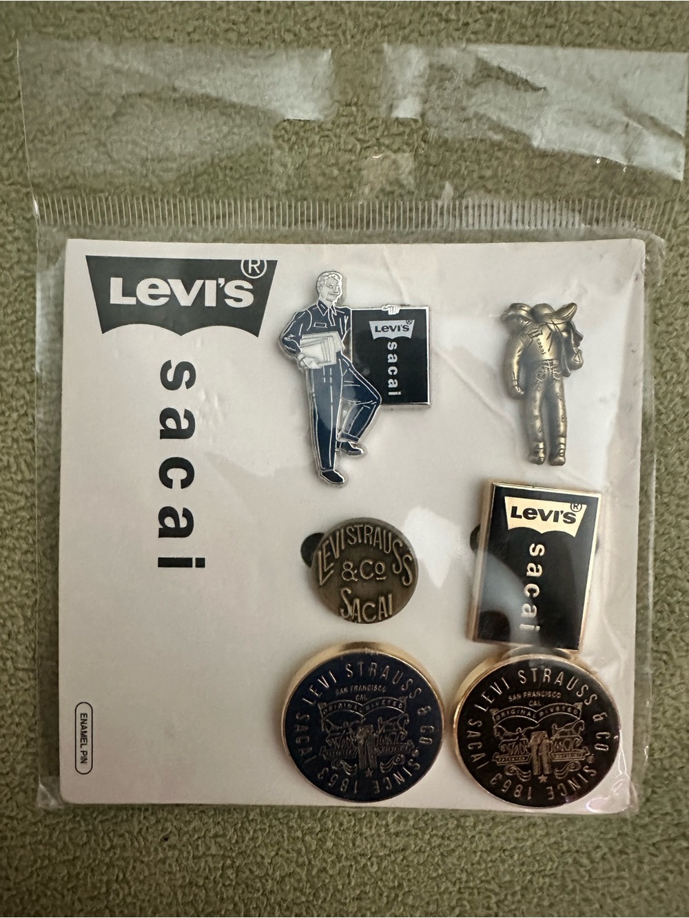 Levi's Sacai Men's Enamel Pin Set - Silver & Black